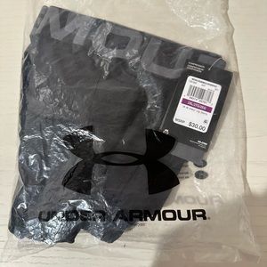 NWT under armour men’s compression workout shorts